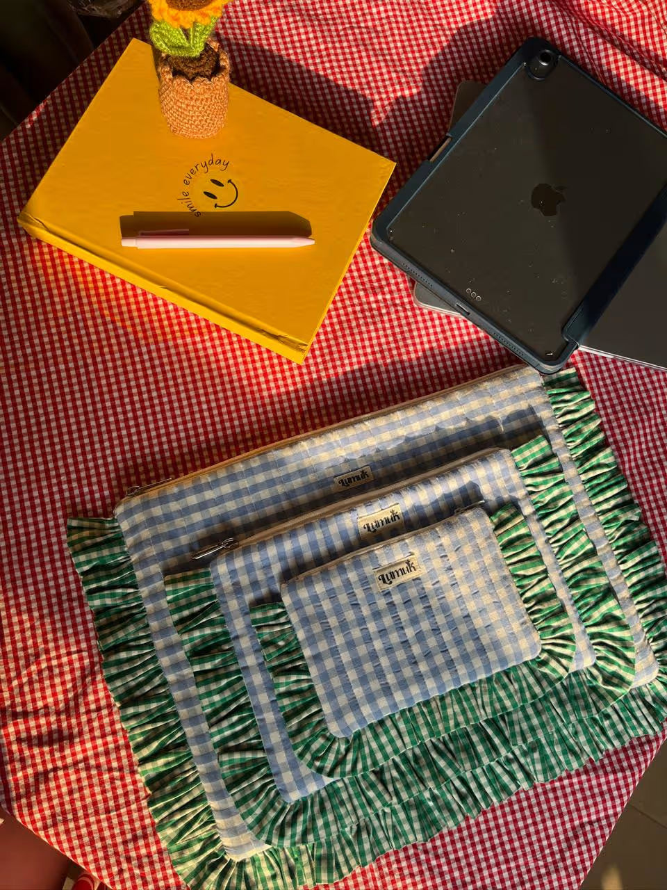 Ocean Eyes Pouches | Quilted Ruffle Pouch Set