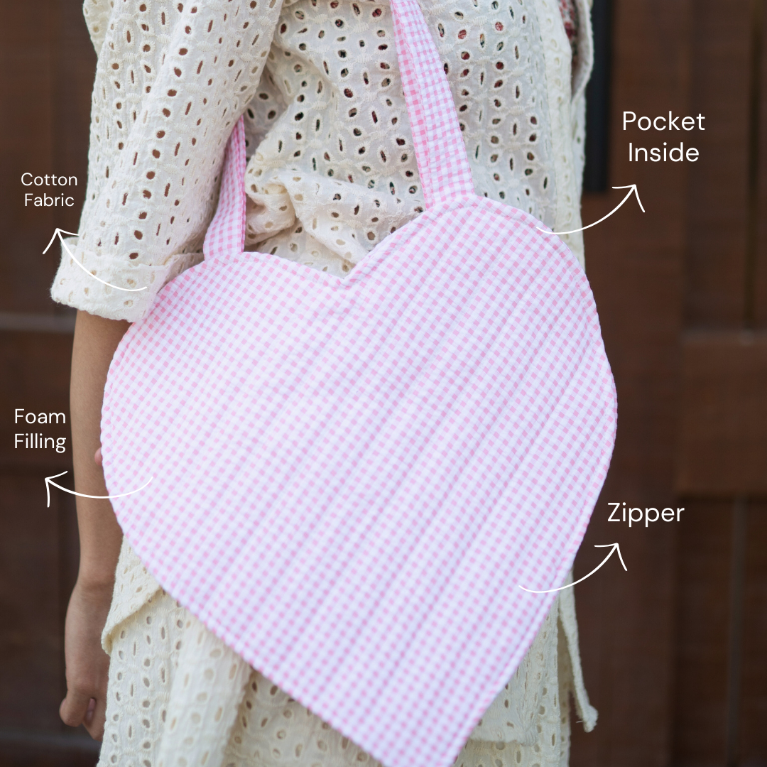 Gingham Grove | A small heart | Pink