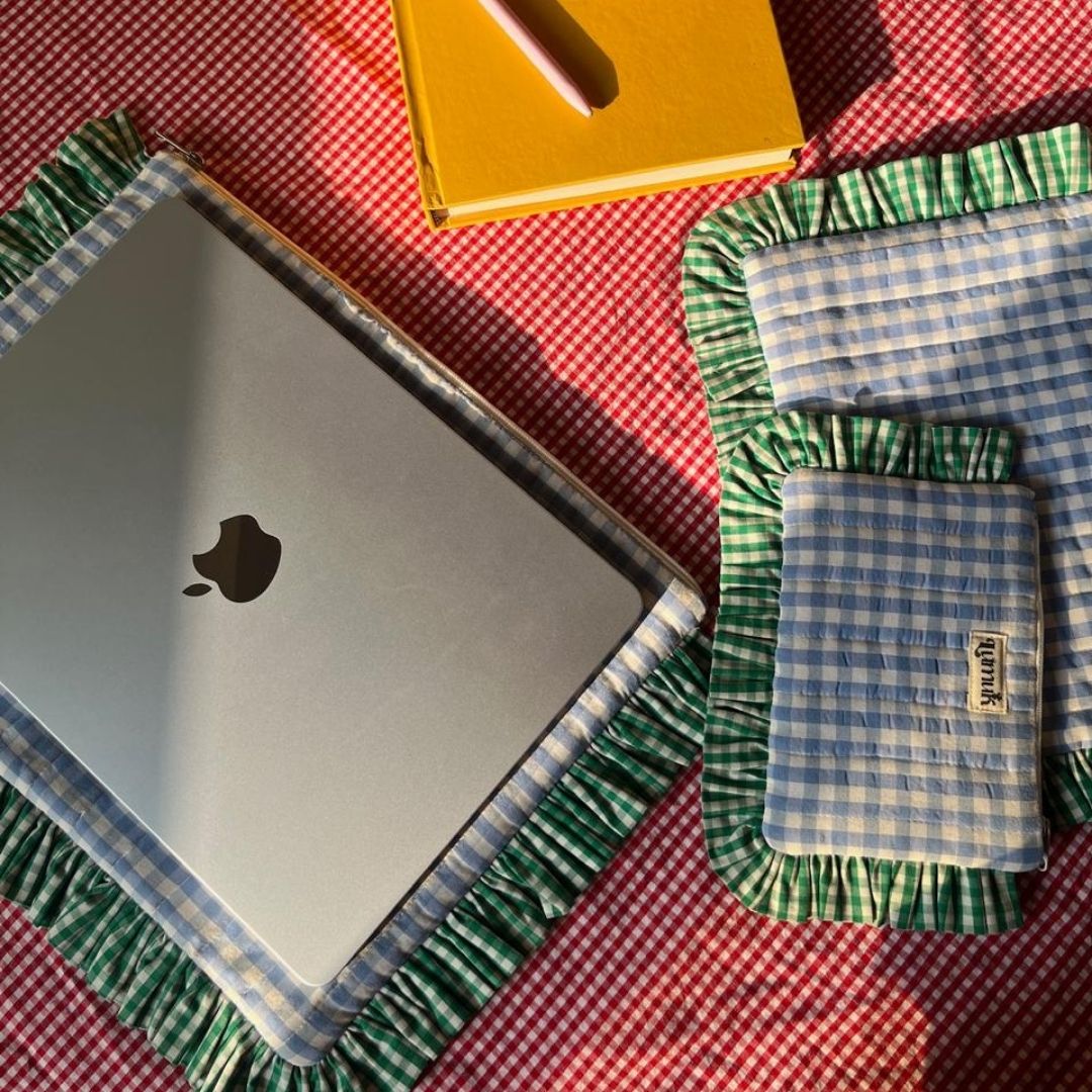 Ocean Eyes Pouches | Quilted Ruffle Pouch Set