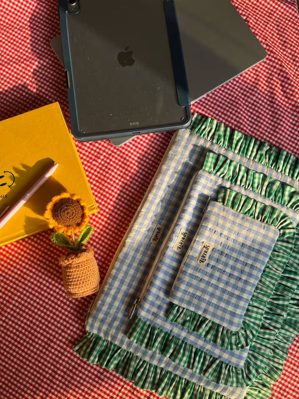 Ocean Eyes Pouches | Quilted Ruffle Pouch Set